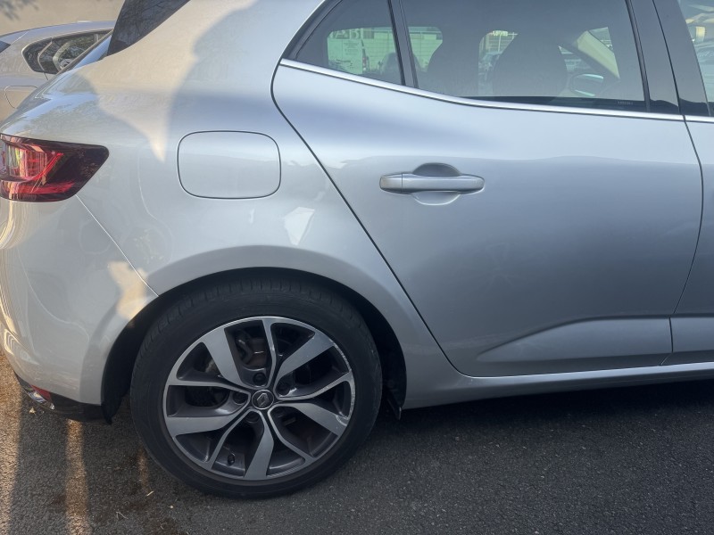 Avant / Après : remise en état d’une Mégane suite à un choc