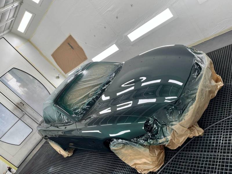Refonte de la peinture complète d'une Porsche 911 noir à Villefranche sur Saône et sa région