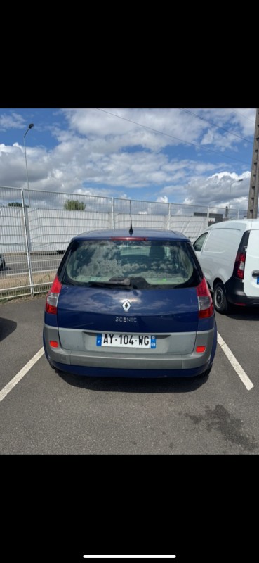 Réparer malin : un Renault Scénic remis à neuf avec des pièces d’occasion
