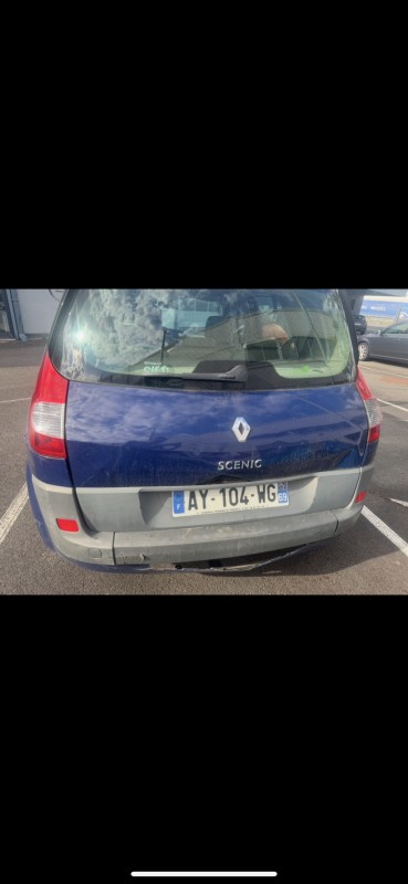 Réparer malin : un Renault Scénic remis à neuf avec des pièces d’occasion